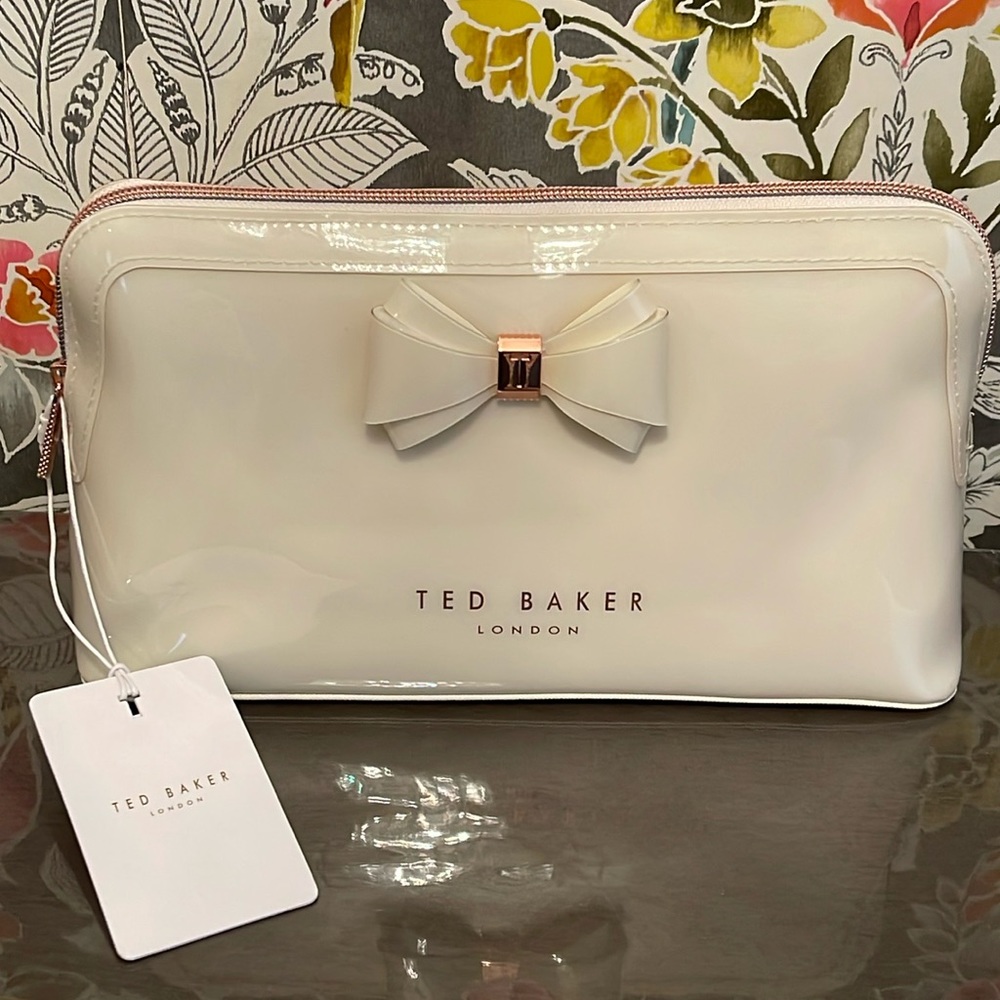 Ted Baker London Ivory Large Washbag / Cosmetic Bag